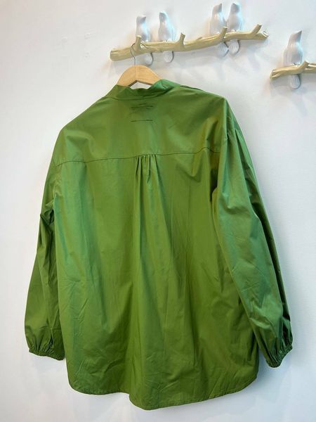 Женская хлопковая рубашка с декоративной нашивкой Колибри Modna KAZKA MKAZ6706/2 MKAZ6706\2 фото