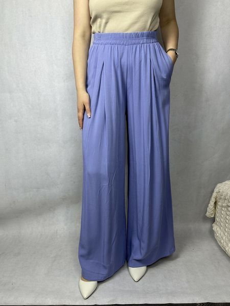Женские свободные брюки с поясом на резинке голубые Modna KAZKA MKAZ6446-71 6446-71 фото