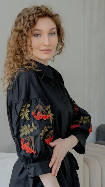 Жіноча сорочка з вишивкою горобини з поясом NORA KVITIN MKNK392-2 MKNK392-2 фото