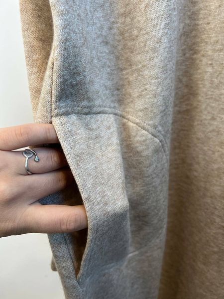Женское теплое платье макси с капюшоном и карманами Modna KAZKA MKJL64003-1 MKJL64003-1 фото