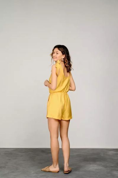 Жіночий комбінезон жовтий з шортами Modna KAZKA MKAZ6447-1 MKAZ6447-1 фото