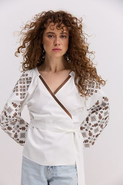 Вышиванка женская на запах молочная с коричневой отделкой Modna KAZKA MKAR46768-3 MKAR46768-3 фото